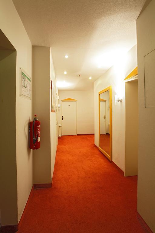 Warsteinerhof By Centro Comfort كولونيا المظهر الخارجي الصورة
