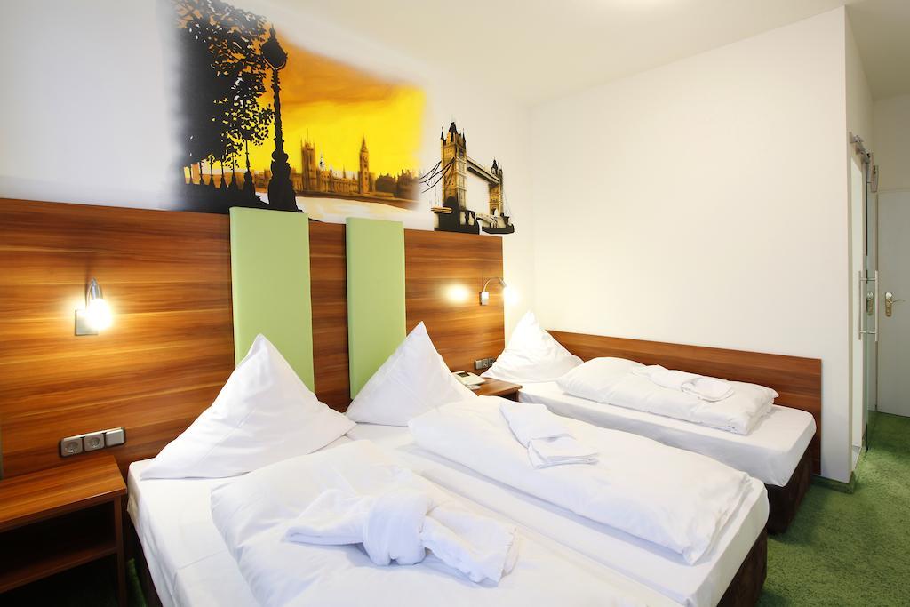 Warsteinerhof By Centro Comfort كولونيا الغرفة الصورة